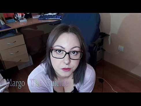 ❤️ Sexy Girl with Glasses Sucks Dildo Deeply on Camera ❤️ Rusia porno pada kami